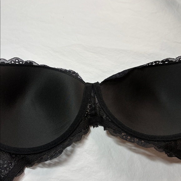 New Without Tag. Cute Black Lace Bra Size 36 C
Brand Just Be - Picture 4 of 6